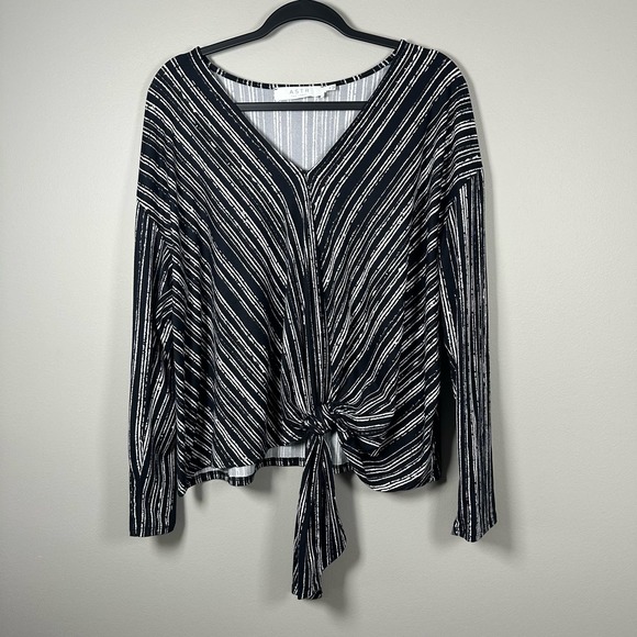 ASTR The Label XLarge Black White Stripe‎ Faux Knot VNeck Long Sleeve Blouse - Picture 1 of 4